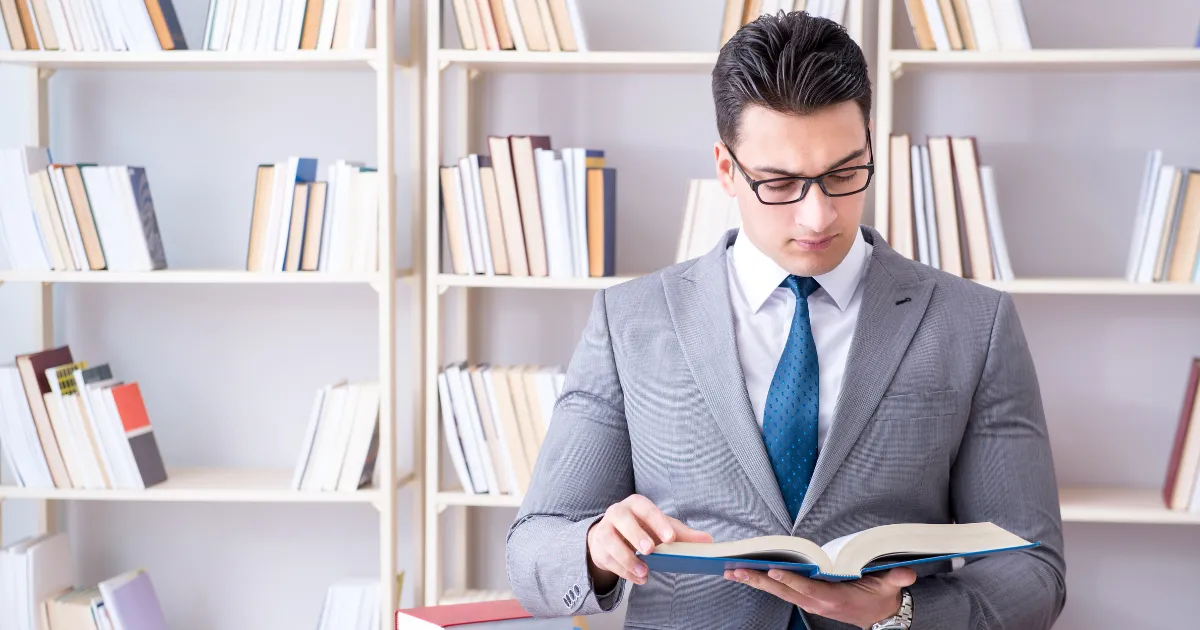 کار کردن در کنار تحصیل مجاز است؟